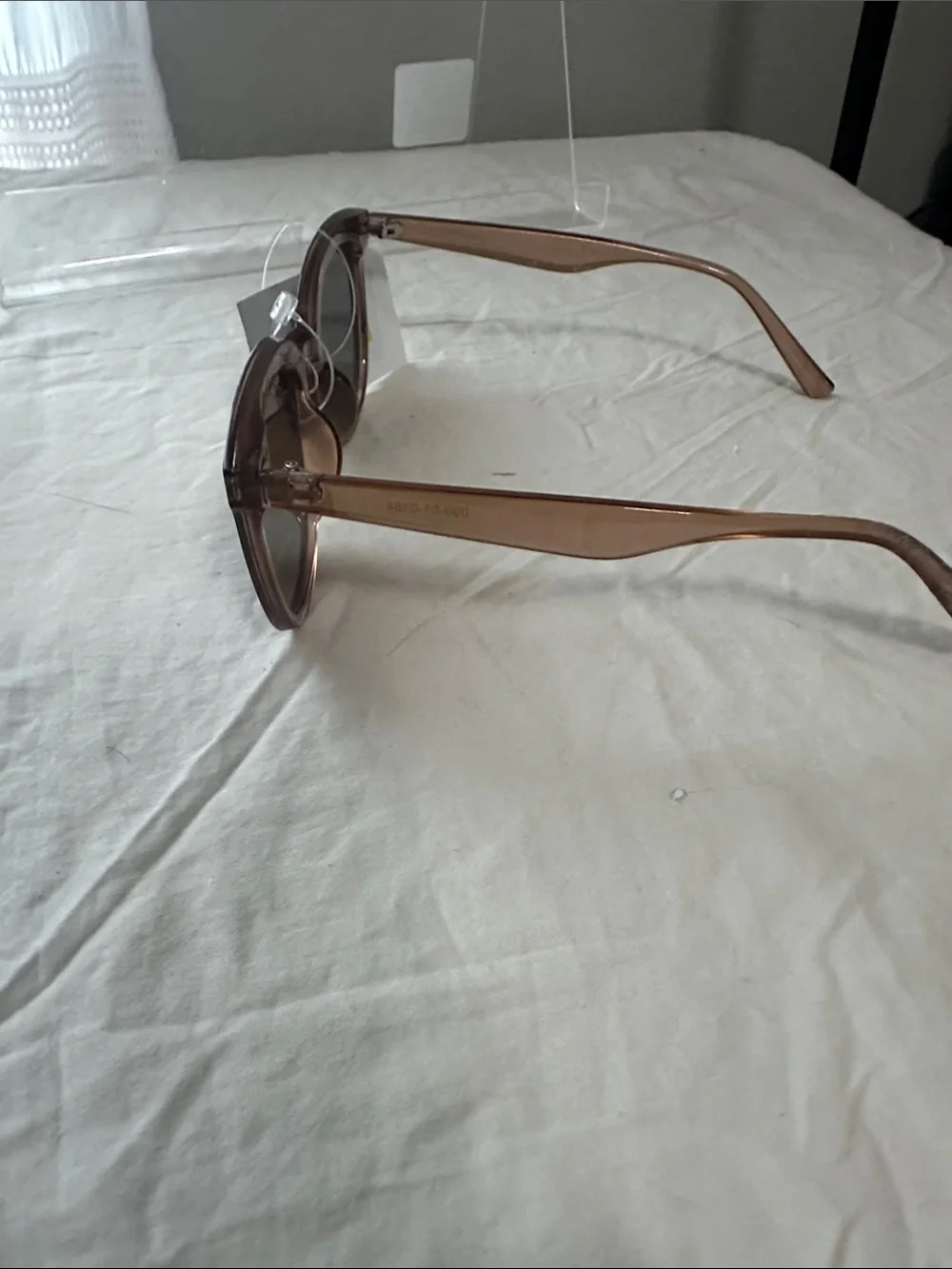 Universal Thread Women's Sunglasses in Light Brown and Dark Lenses NWT